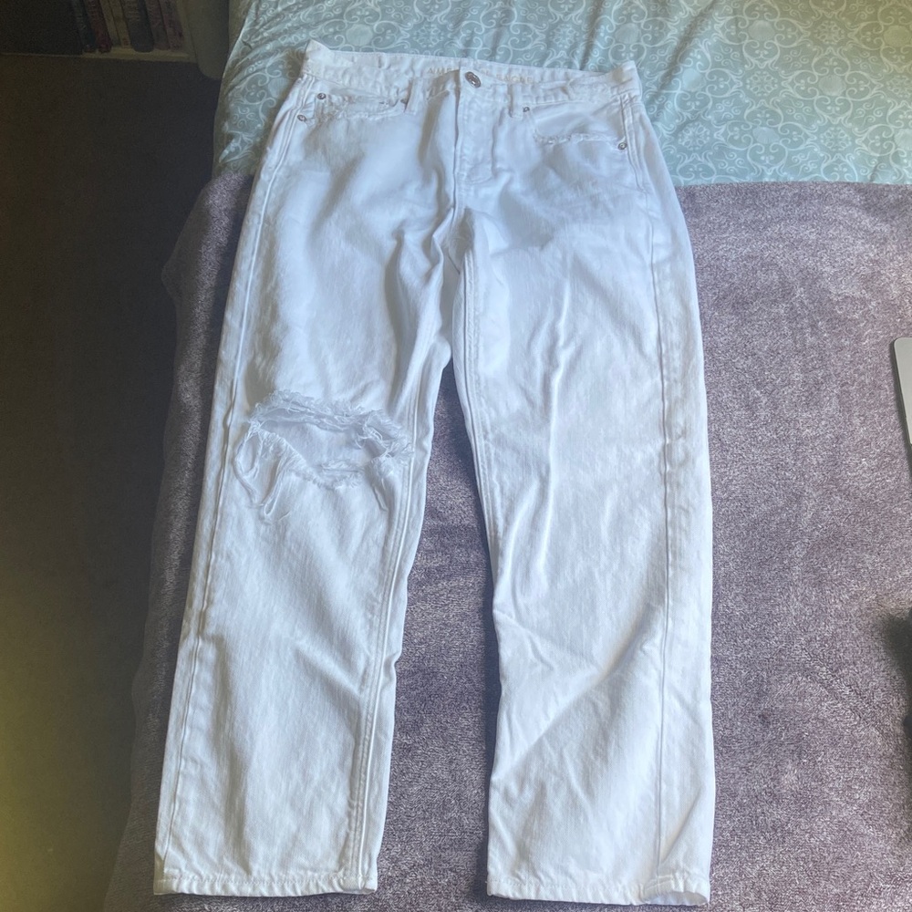 NWOT American Eagle Outfitters White 90’s Straight Leg Jeans